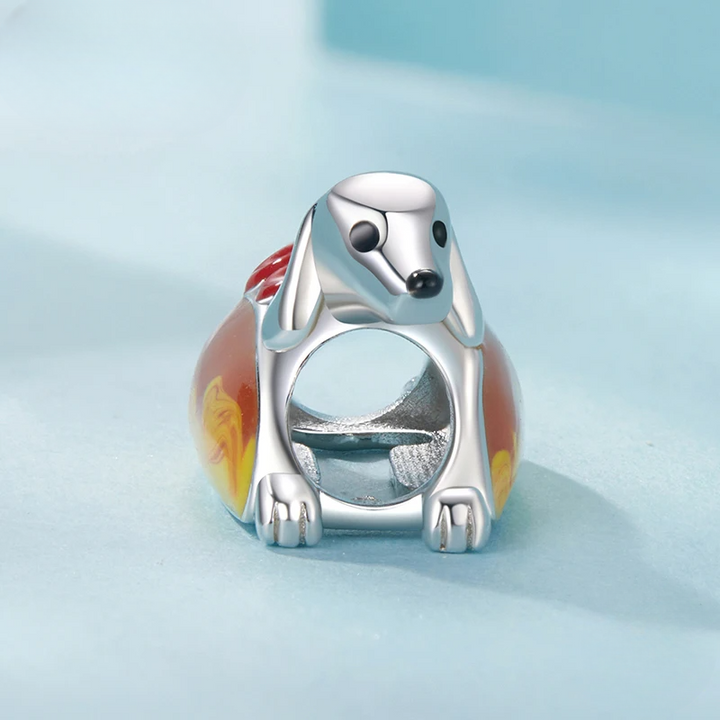 Charm v tvare hot dogu