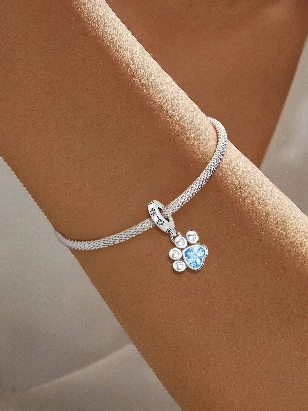Modré Paws Charm